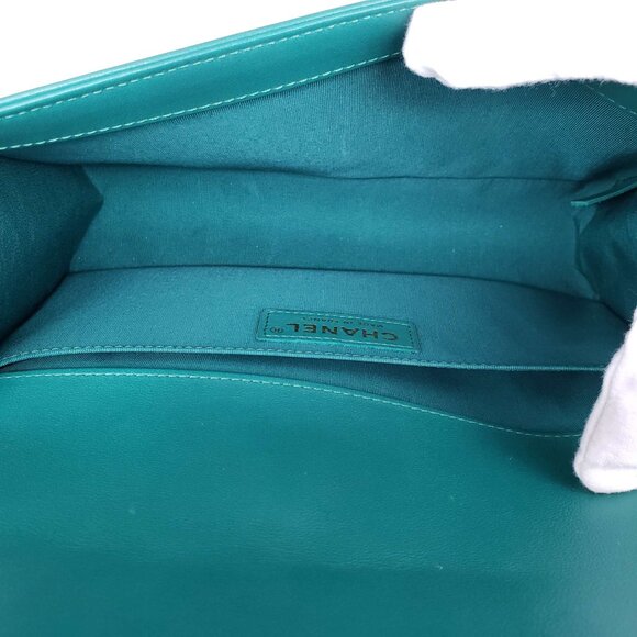 100% Authentic CHANEL Boy Small Green Leather Shoulder Bag 2650-080524 - Picture 13 of 16